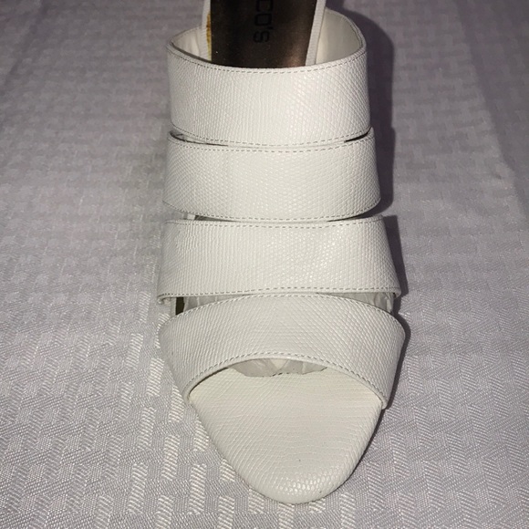 WHITE STRAPPY SANDALS - Picture 2 of 4